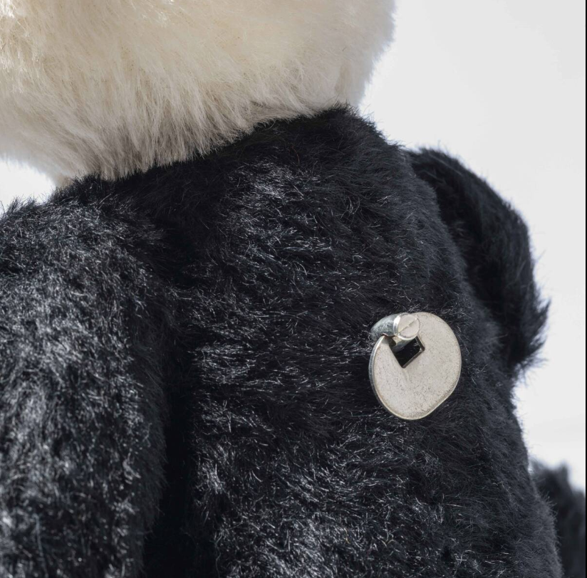 Steiff 007613 James Bond Dr No – Musical Mohair Jointed Bear LE