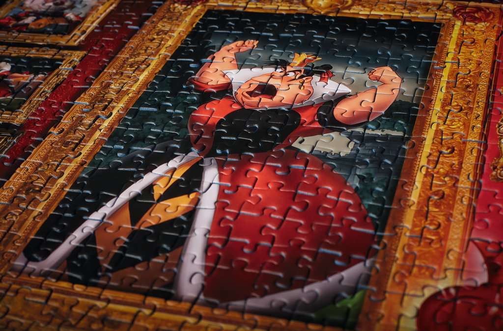 Ravensburger 1000PC Disney Villainous: Queen of Hearts