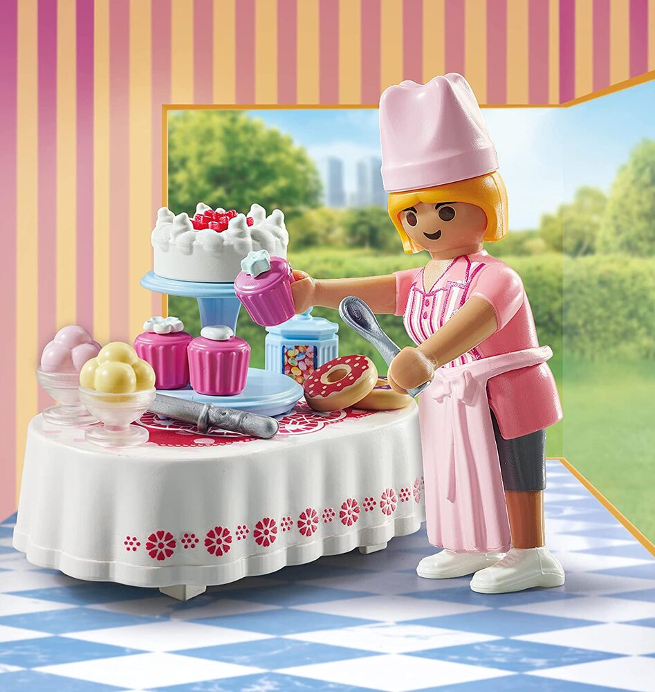 Playmobil: Baker with Dessert Table